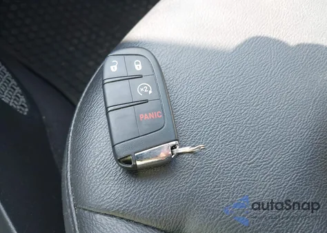 2018 Jeep Compass Latitude 4X4 из США, поврежденный, VIN 3C4NJDBB4JT179771